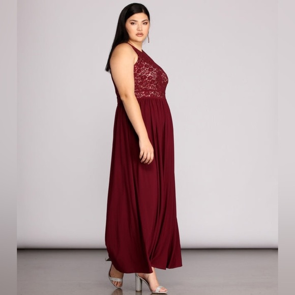 David’s Bridal - Wine Merlot Red Lace Halter Dress - Picture 1 of 10